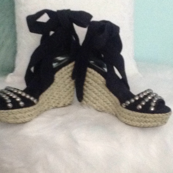 Black wedge Sandal with sliver studs  size 6 - Picture 3 of 4